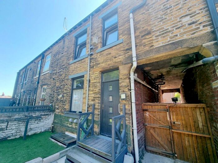 4 Bedroom Terraced House To Rent In Rathmell Street, Bradford, BD5