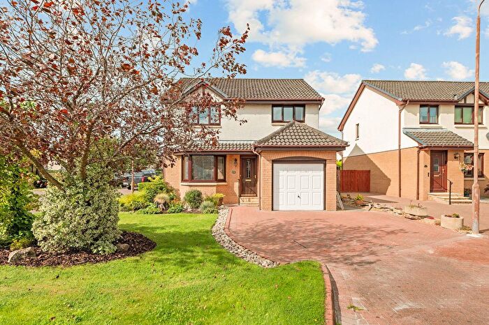 4 Bedroom Detached House For Sale In Dundee Place, New Carron, Falkirk, FK2