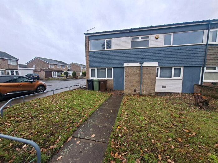 4 Bedroom Semi-Detached House To Rent In Hatchford Walk, Birmingham, B37