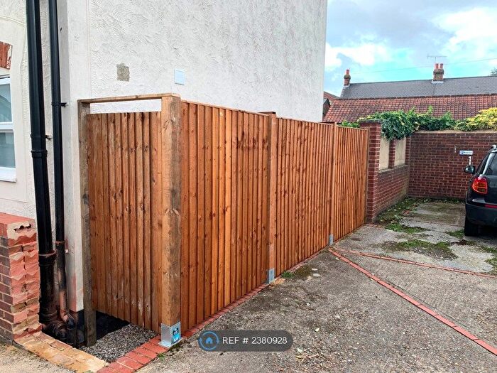 2 Bedroom Flat To Rent In High Street, Maldon, CM9