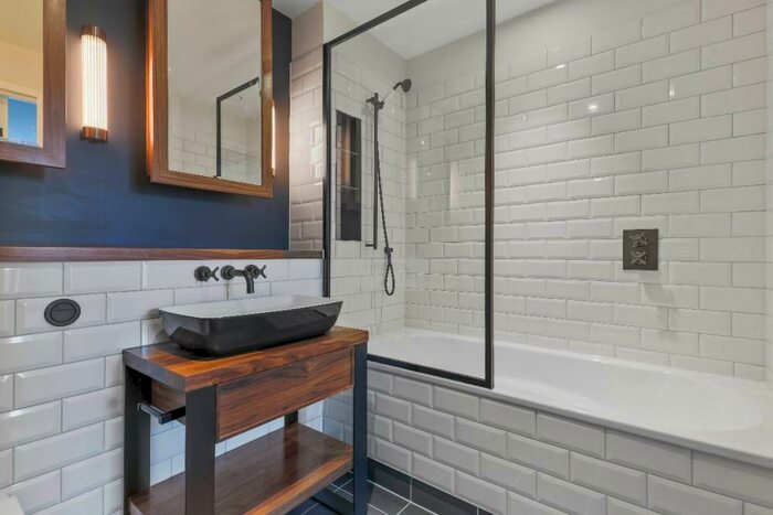 2 Bedroom Apartment To Rent In Merino Wharf, Arrival Square, Vaughan Way, London, E1