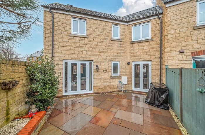 3 Bedroom Semi-detached House For Sale In Ulysses Road, Oakhurst, Swindon, SN25