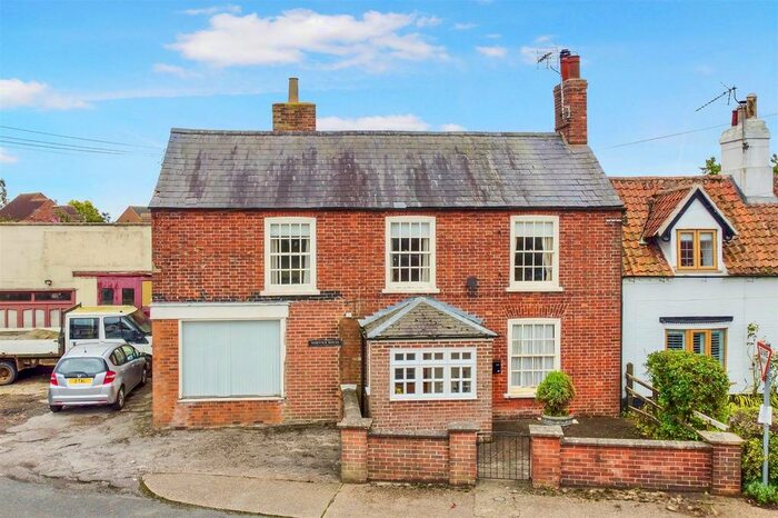3 Bedroom Property For Sale In Sleaford Road, Beckingham, Lincoln, LN5