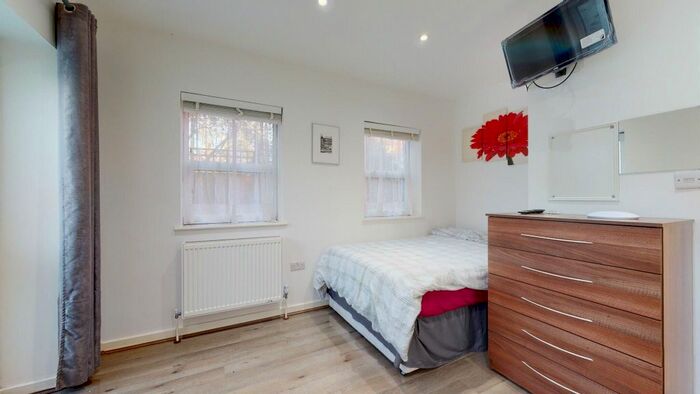 Studio To Rent In Blenheim Gardens, London, NW2