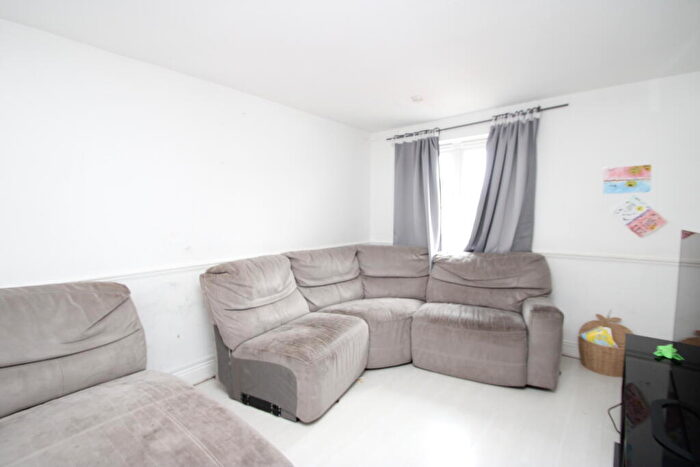 2 Bedroom House To Rent In Englefield Close, , Croydon, CR0
