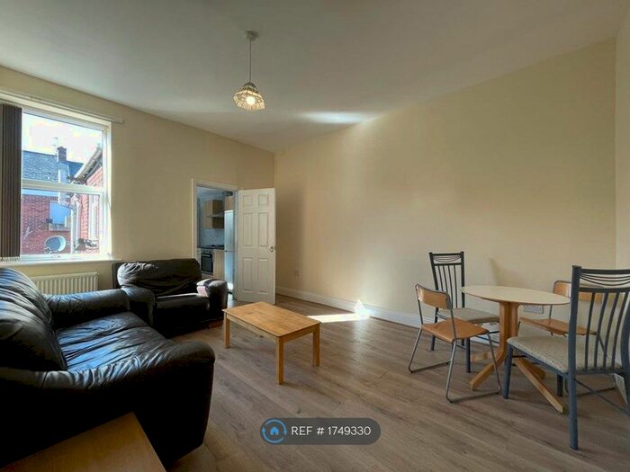 3 Bedroom Flat To Rent In Fenham, Newcastle Upon Tyne, NE4