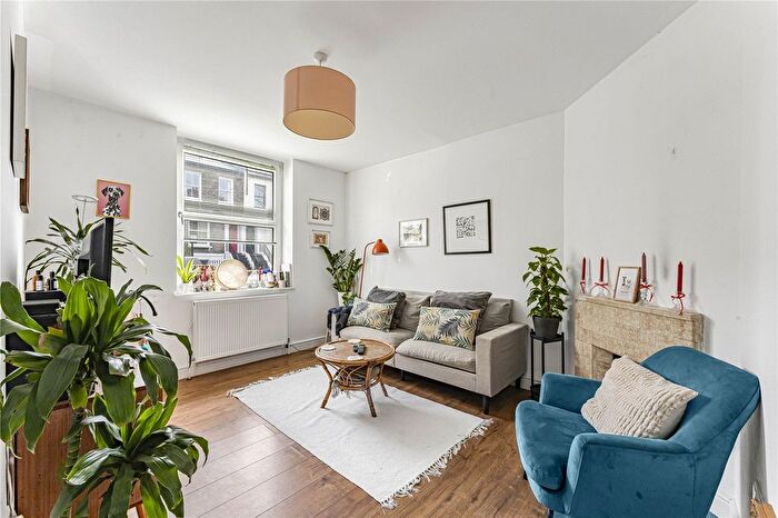 2 Bedroom Flat For Sale In Mapledene Road, London, E8