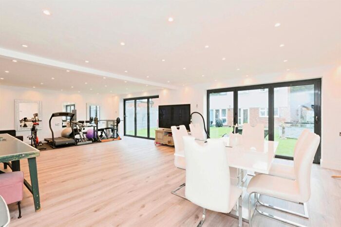 4 Bedroom Detached House For Sale In Nazeing Road, Nazeing, Waltham Abbey, EN9