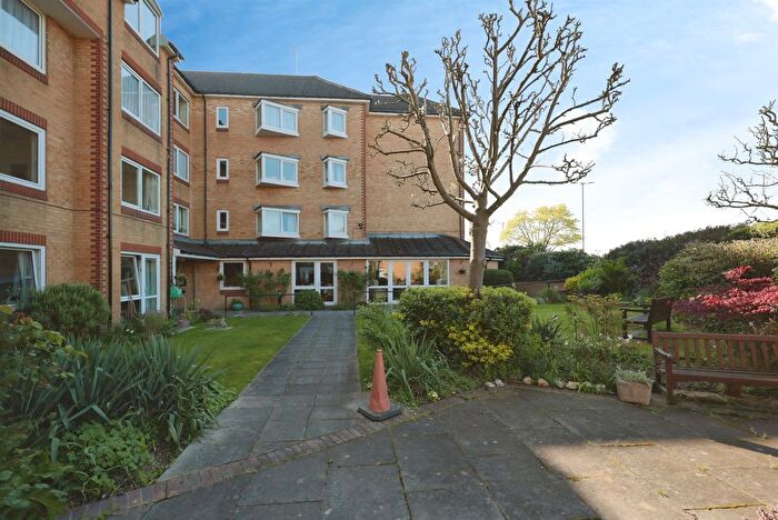 1 Bedroom Property To Rent In Cassio Road, Watford, WD18