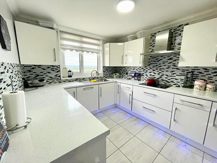 2 Bedroom Flat To Rent In Cedar Road, London, EN2