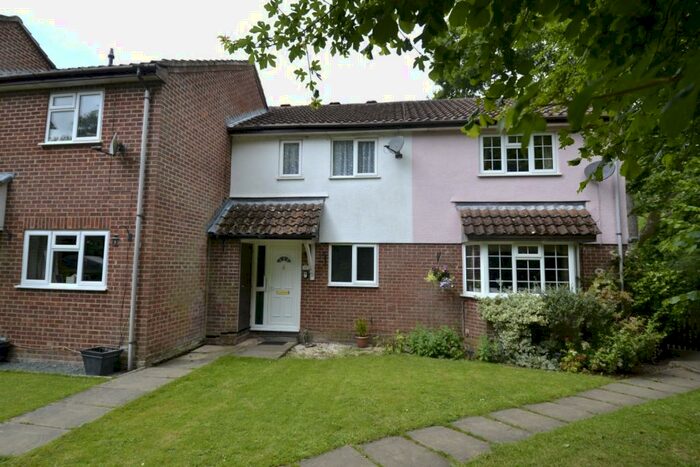 2 Bedroom Terraced House For Sale In Sandford Close, Kingsclere, Newbury, RG20