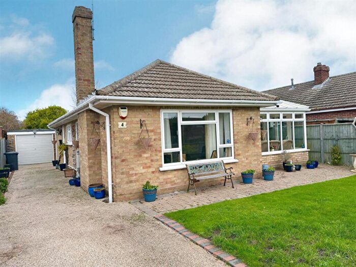 3 Bedroom Detached Bungalow For Sale In Mills Drive, Corton, Lowestoft, Suffolk, NR32