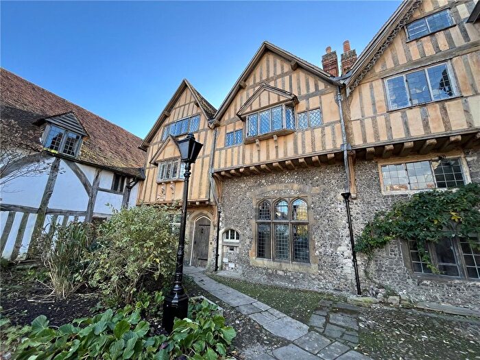 5 Bedroom Detached House To Rent In The Close, Winchester, SO23