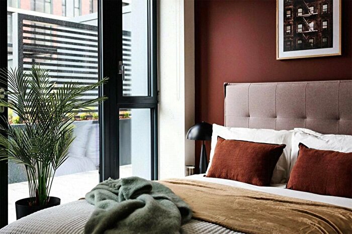 3 Bedroom Apartment To Rent In Uncle Leeds, Whitehall, Leeds, LS1