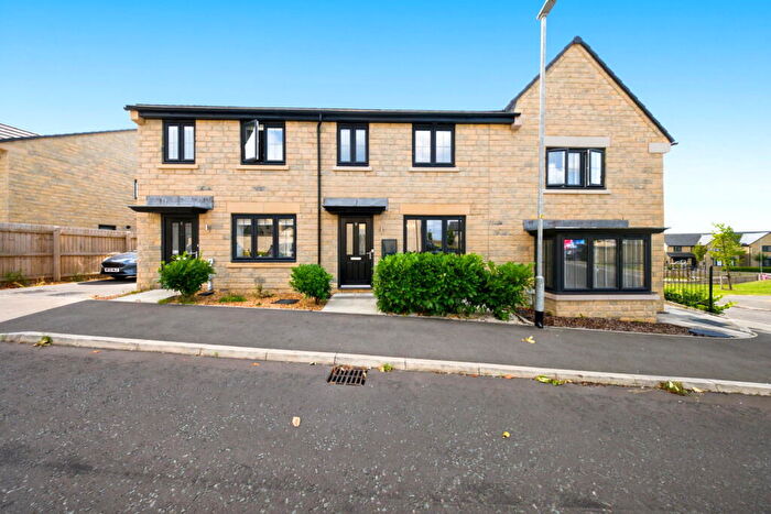 3 Bedroom Mews For Sale In Founders Close, Burnley, Lancashire, BB10