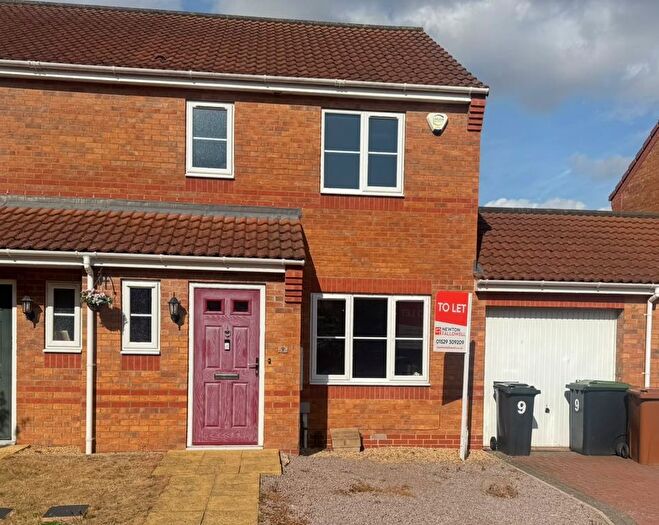 3 Bedroom Semi-Detached House To Rent In Carlton Close, Sleaford, NG34