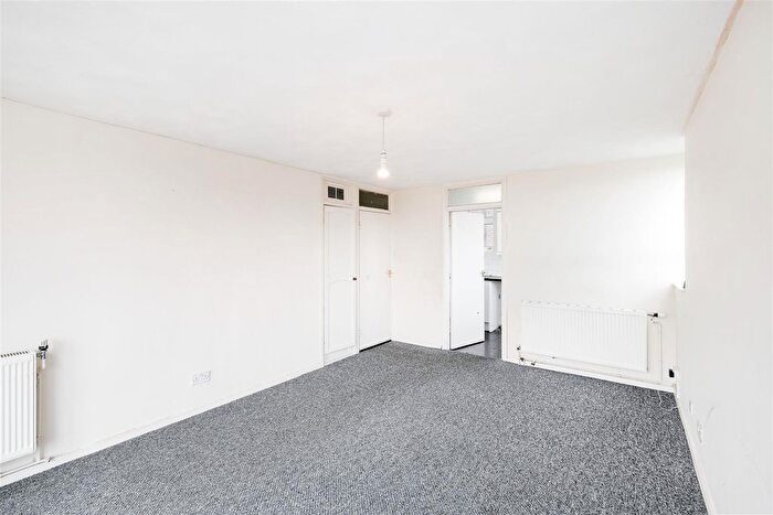 2 Bedroom Flat For Sale In Gardner Close, London, E11