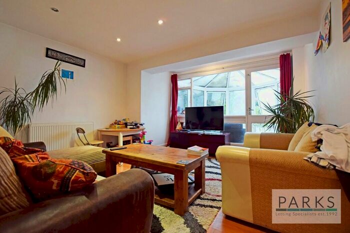 2 Bedroom Flat To Rent In Princes Terrace, Kemptown, Brighton, BN2