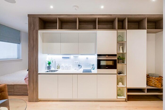 Studio To Rent In Kings Road, Brentwood, Essex, CM14