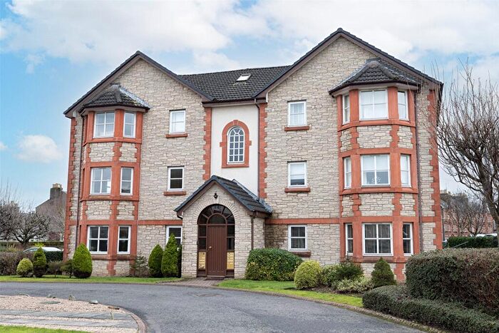 2 Bedroom Flat For Sale In Raeburn Park, Perth, Perth And Kinross, PH2