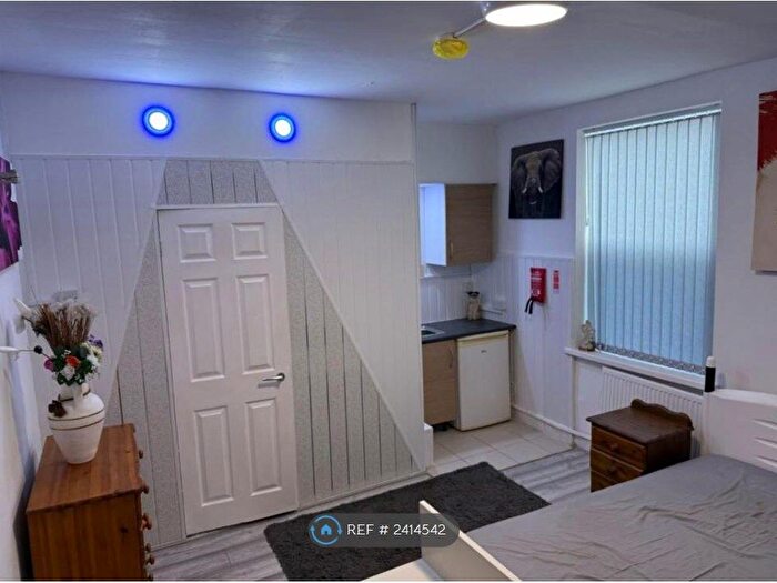 5 Bedroom Terraced House To Rent In Bromford Lane, West Bromwich, B70