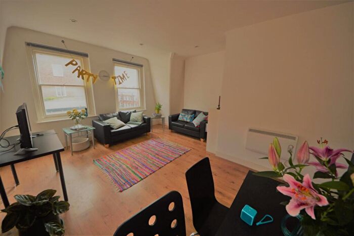 2 Bedroom Flat To Rent In Canfield Gardens, South Hampstead, NW6