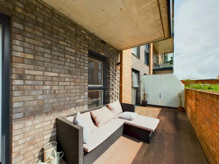 1 Bedroom Flat To Rent In James Smith Court, Dartford, Kent, DA1