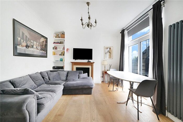 2 Bedroom Flat For Sale In Warwick Way, Pimlico, London, SW1V