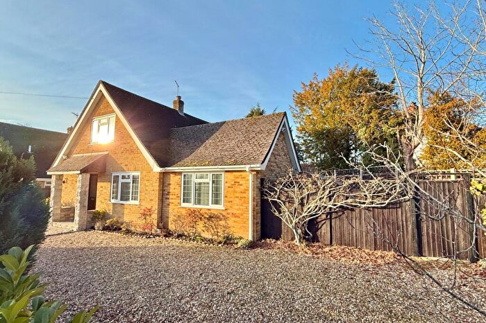3 Bedroom Detached House For Sale In Lake Road, Verwood, BH31