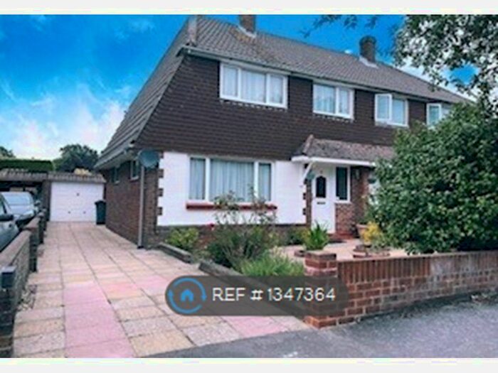 3 Bedroom Semi-Detached House To Rent In Chaplains Avenue, Waterlooville, PO8