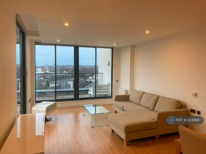1 Bedroom Flat To Rent In Cubitt Court, London, NW1