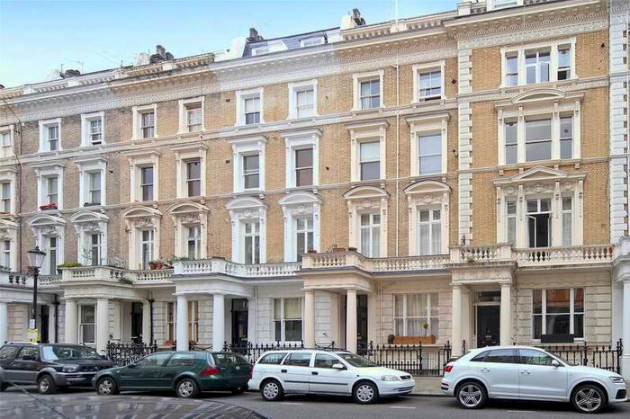 2 Bedroom Flat To Rent In Clanricarde Gardens, Notting Hill Gate, W2