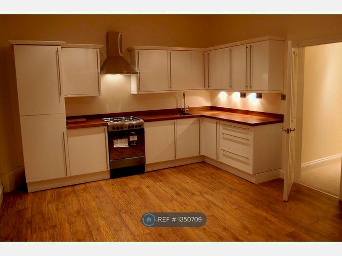 2 Bedroom Flat To Rent In Thornlaw Road, London, SE27