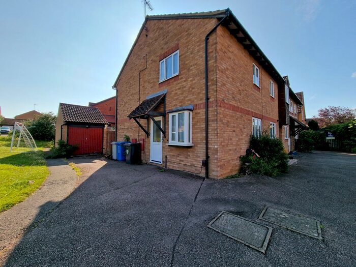 3 Bedroom Property To Rent In Swan Close, Burton Latimer, Kettering, NN15