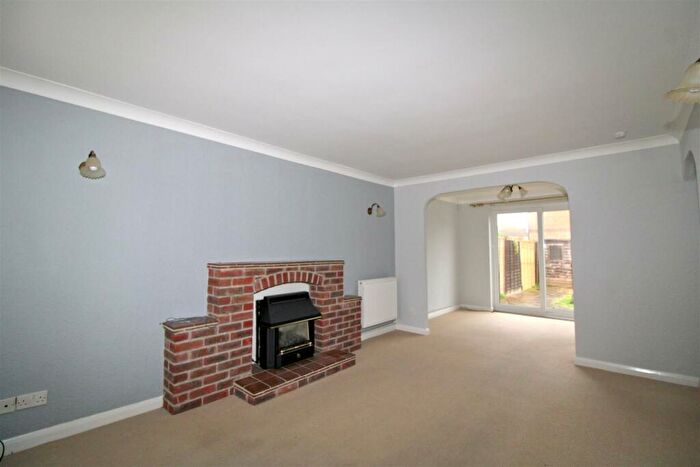 3 Bedroom Detached House For Sale In Ringmer Road, Seaford, BN25