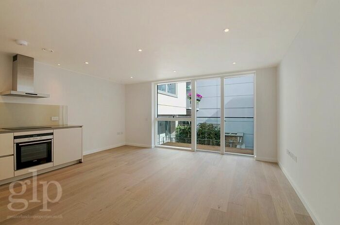 1 Bedroom Flat To Rent In Fouberts Place, London, Greater London, W1F