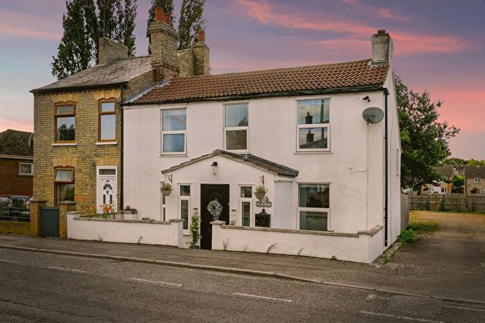 3 Bedroom Detached House For Sale In Norwich Road, Wisbech, PE13