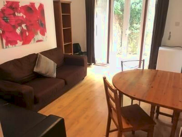 3 Bedroom Flat To Rent In Very Near Grange Park Triangle Area, Ealing Broadway South, W5