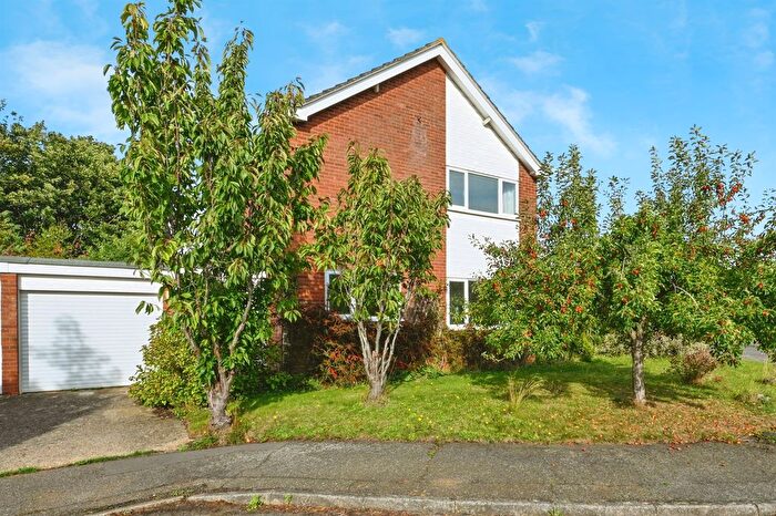 3 Bedroom Link Detached House For Sale In St. Marys Close, Heacham, King's Lynn, PE31