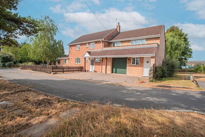 4 Bedroom Detached House For Sale In The Firs, Kemble, GL7