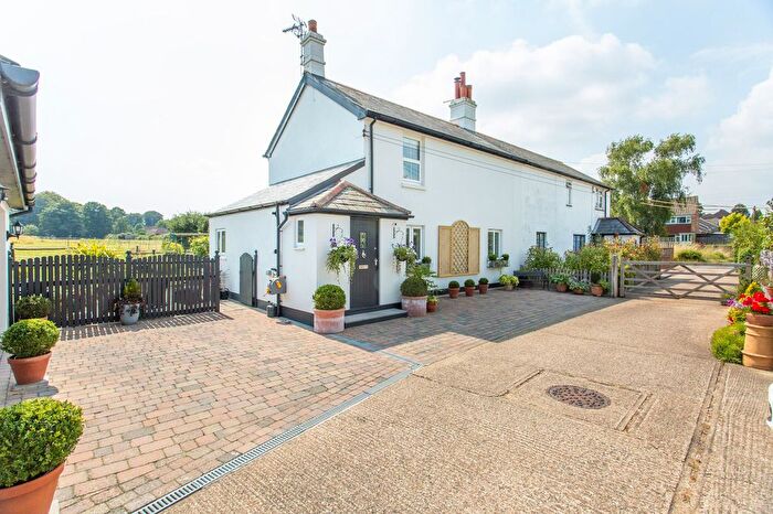 3 Bedroom Semi-Detached House For Sale In The Green, Eythorne, CT15