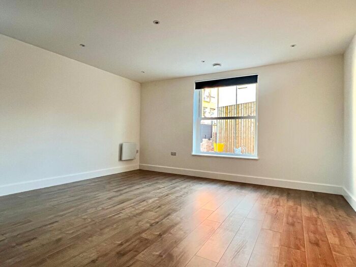 3 Bedroom Flat To Rent In Southampton Street, RG1