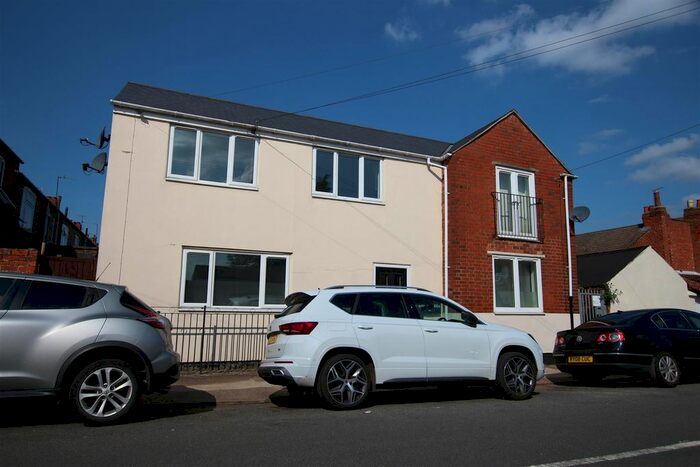 1 Bedroom Flat To Rent In Haines Road, Northampton, NN4