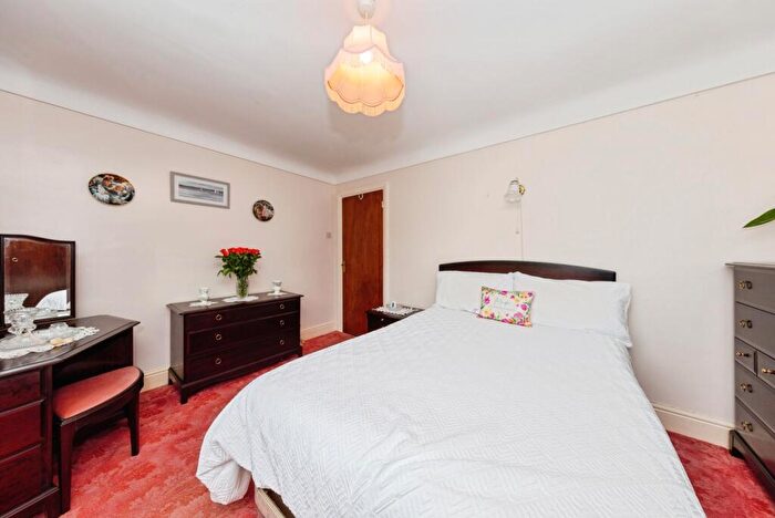 3 Bedroom Bungalow For Sale In Courtlands Park, Carmarthen, Carmarthenshire, SA31