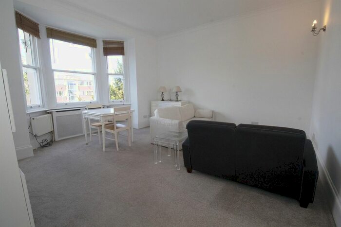 1 Bedroom Flat To Rent In Putney Hill, Putney, SW15