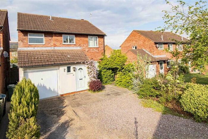 4 Bedroom Detached House To Rent In Shorham Rise, Two Mile Ash, Milton Keynes, Bucks, MK8