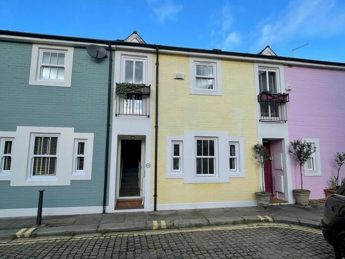 2 Bedroom Terraced House To Rent In Laurence Mews, London, W12