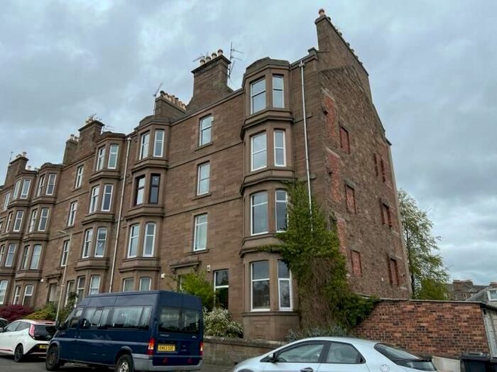 2 Bedroom Flat To Rent In G/R, Seymour Street, Dundee, DD2