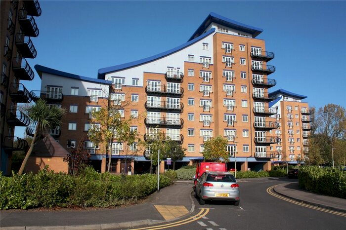 2 Bedroom Flat To Rent In Luscinia View, Napier Road, Reading, Berkshire, RG1