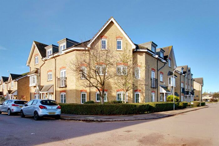 2 Bedroom Flat For Sale In Stants View, Hertford, SG13
